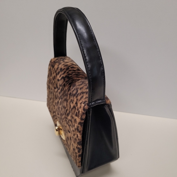 Dainty Animal Print Handbag - Picture 4 of 15